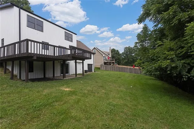 $395,000 | 5601 North Flint Ridge Road, Kansas City, MO 64151