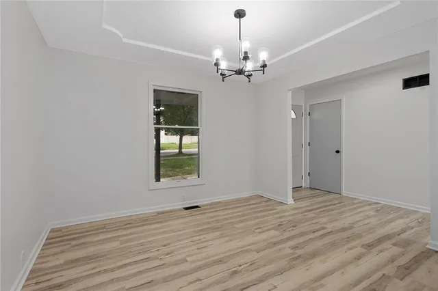 $395,000 | 5601 North Flint Ridge Road, Kansas City, MO 64151