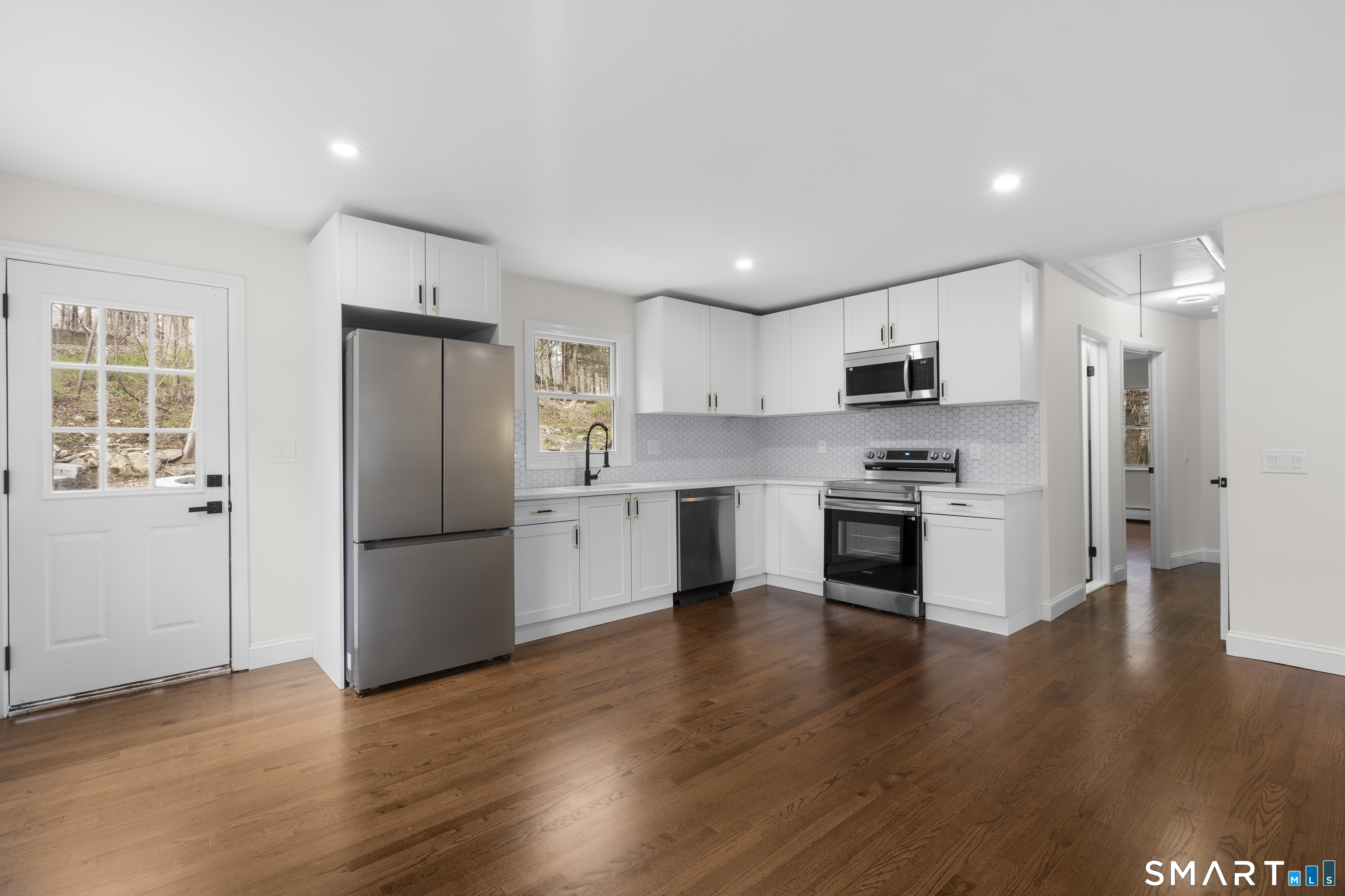 70 Dayton Road Redding, CT 06896 - Photo 8 of 38