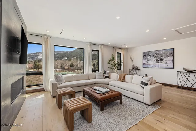 $3,995,000 | 100 Goldfinch Lane, Unit 2D, Avon, CO 81620