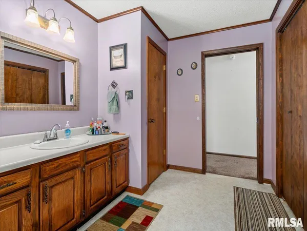 $129,000 | 280 State Rte 142, Eldorado, IL 62930