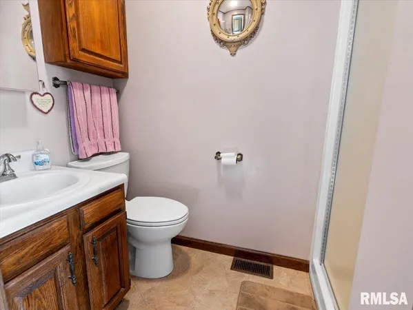 $129,000 | 280 State Rte 142, Eldorado, IL 62930