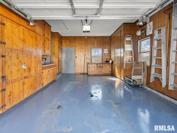 $129,000 | 280 State Rte 142, Eldorado, IL 62930