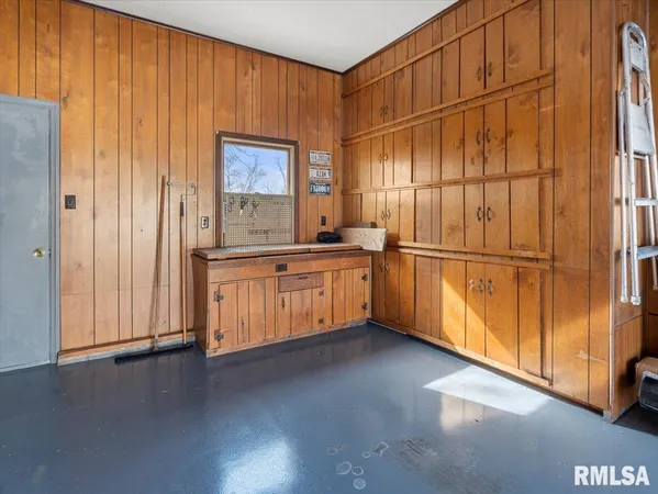 $129,000 | 280 State Rte 142, Eldorado, IL 62930