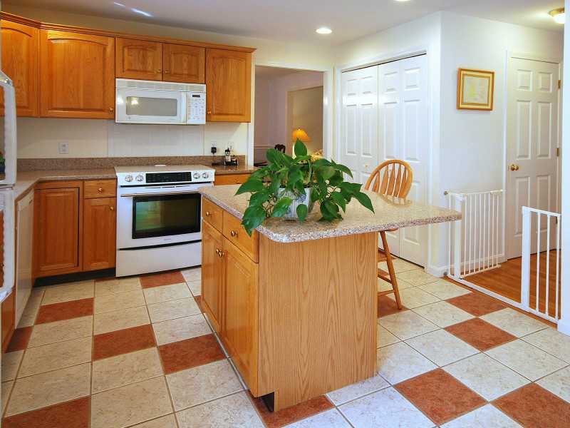 46 Eastwick Road North Kingstown, RI 02852 - Photo 9 of 25 Kitchen.