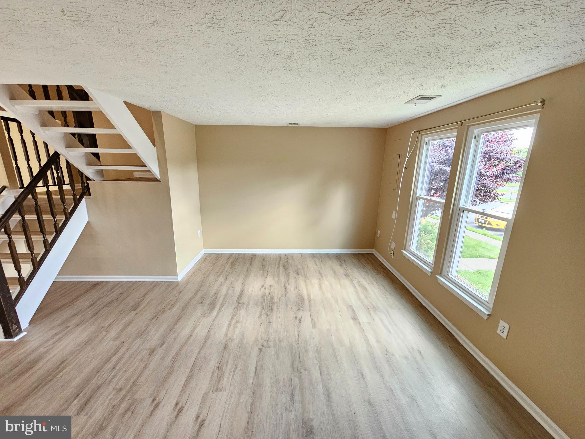 509 Beebe Court Frederick, MD 21703 - Photo 3 of 28 Living Room