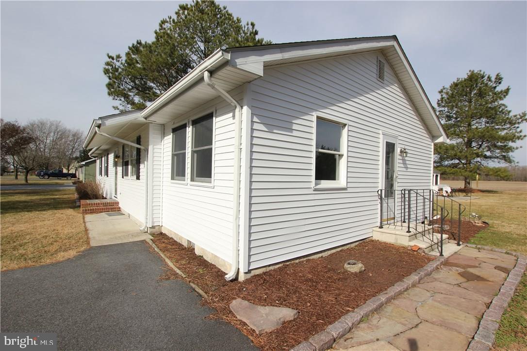 12091 Line Road Delmar, DE 19940 - Photo 2 of 38
