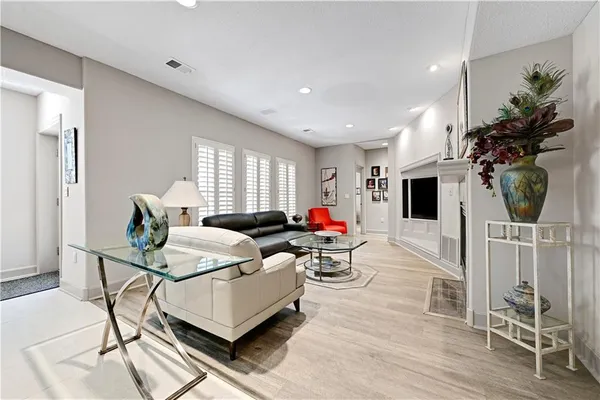 $935,000 | 4989 West 150th Place, Leawood, KS 66224