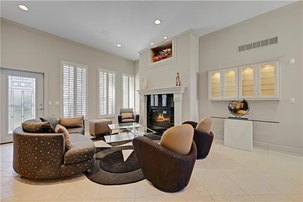 $935,000 | 4989 West 150th Place, Leawood, KS 66224