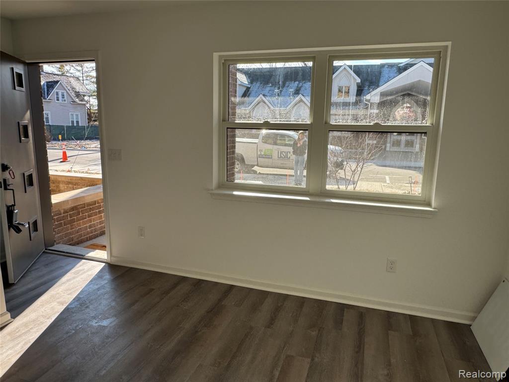 33112 Townhill Road, Unit 18 Farmington, MI 48336 - Photo 4 of 29