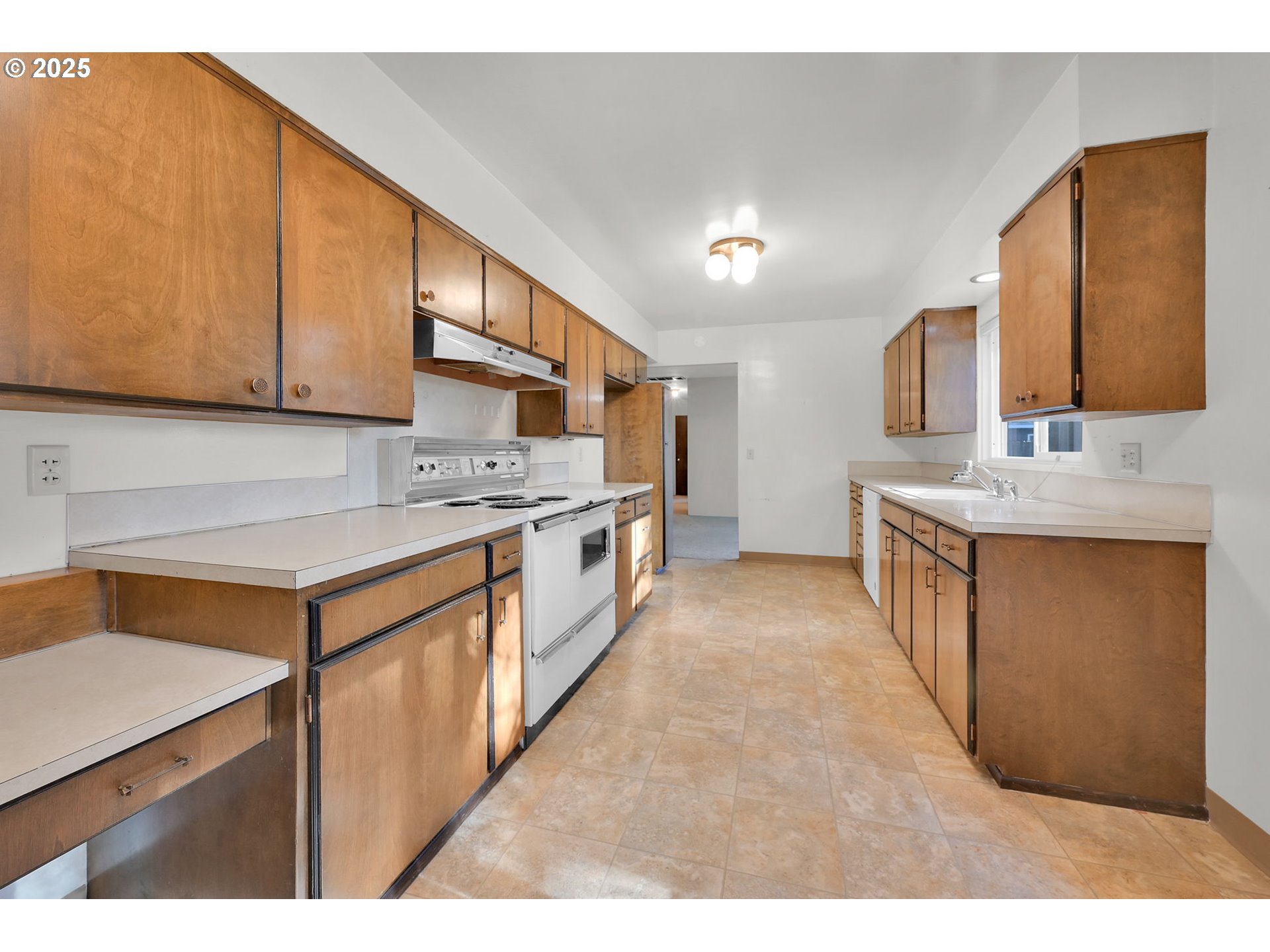 3076 Wayside Loop Springfield, OR 97477 - Photo 15 of 44 Gallery Image 15