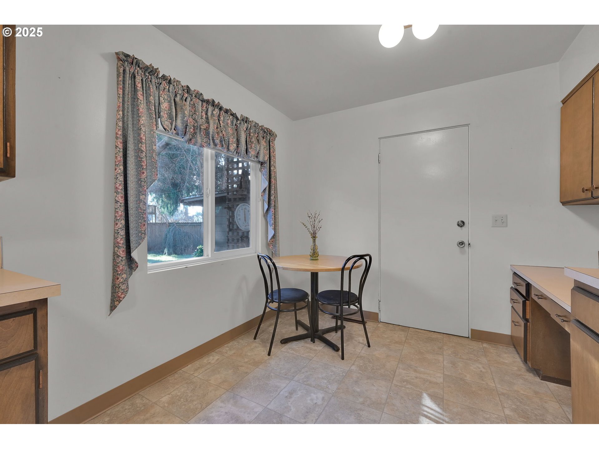 3076 Wayside Loop Springfield, OR 97477 - Photo 18 of 44 Gallery Image 18