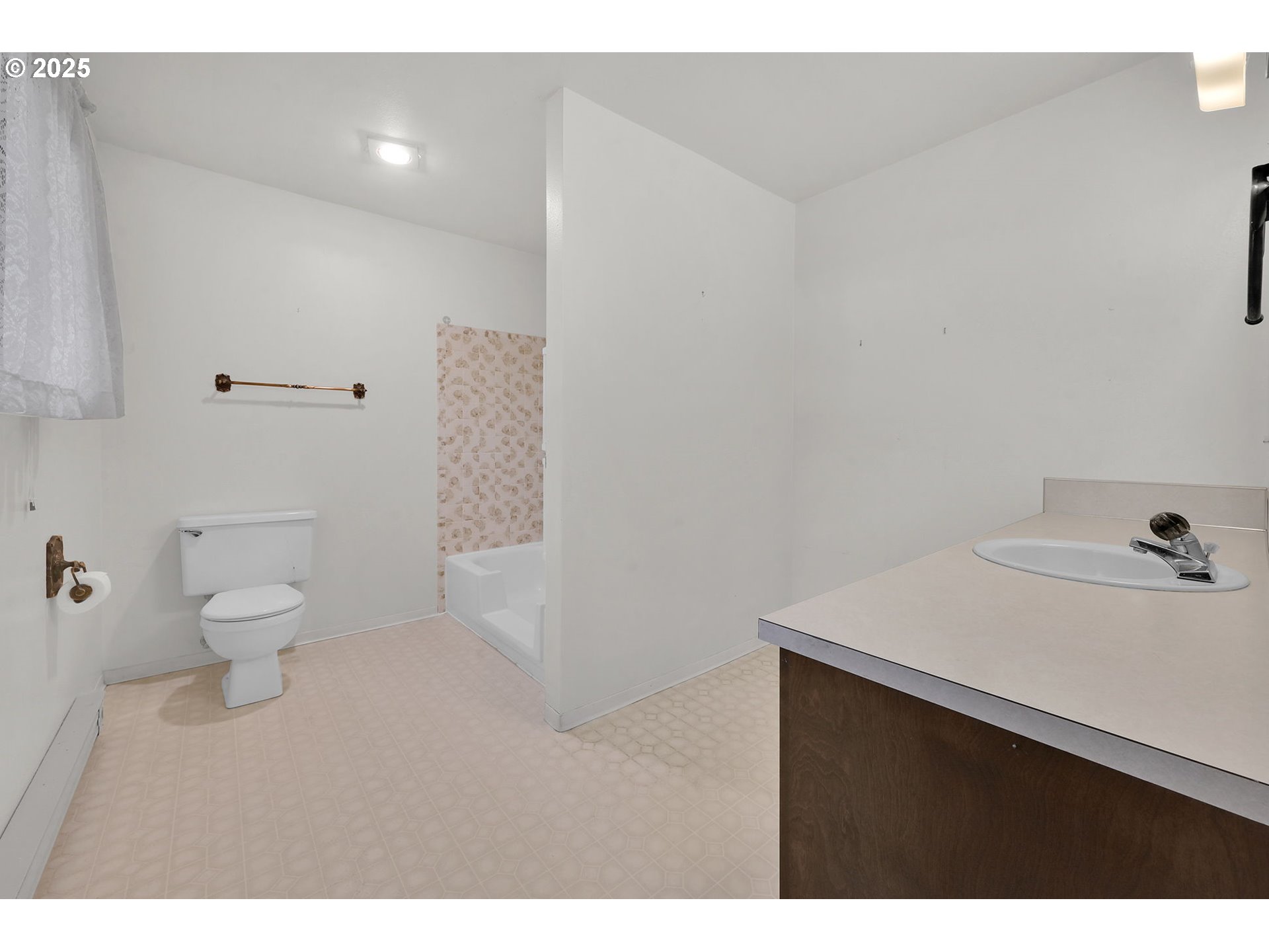 3076 Wayside Loop Springfield, OR 97477 - Photo 23 of 44 Gallery Image 23