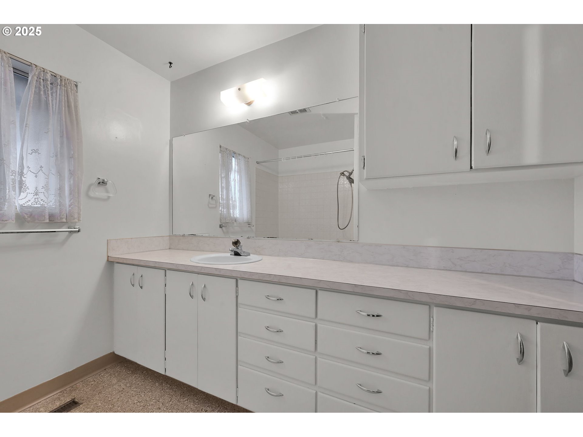 3076 Wayside Loop Springfield, OR 97477 - Photo 28 of 44 Gallery Image 28