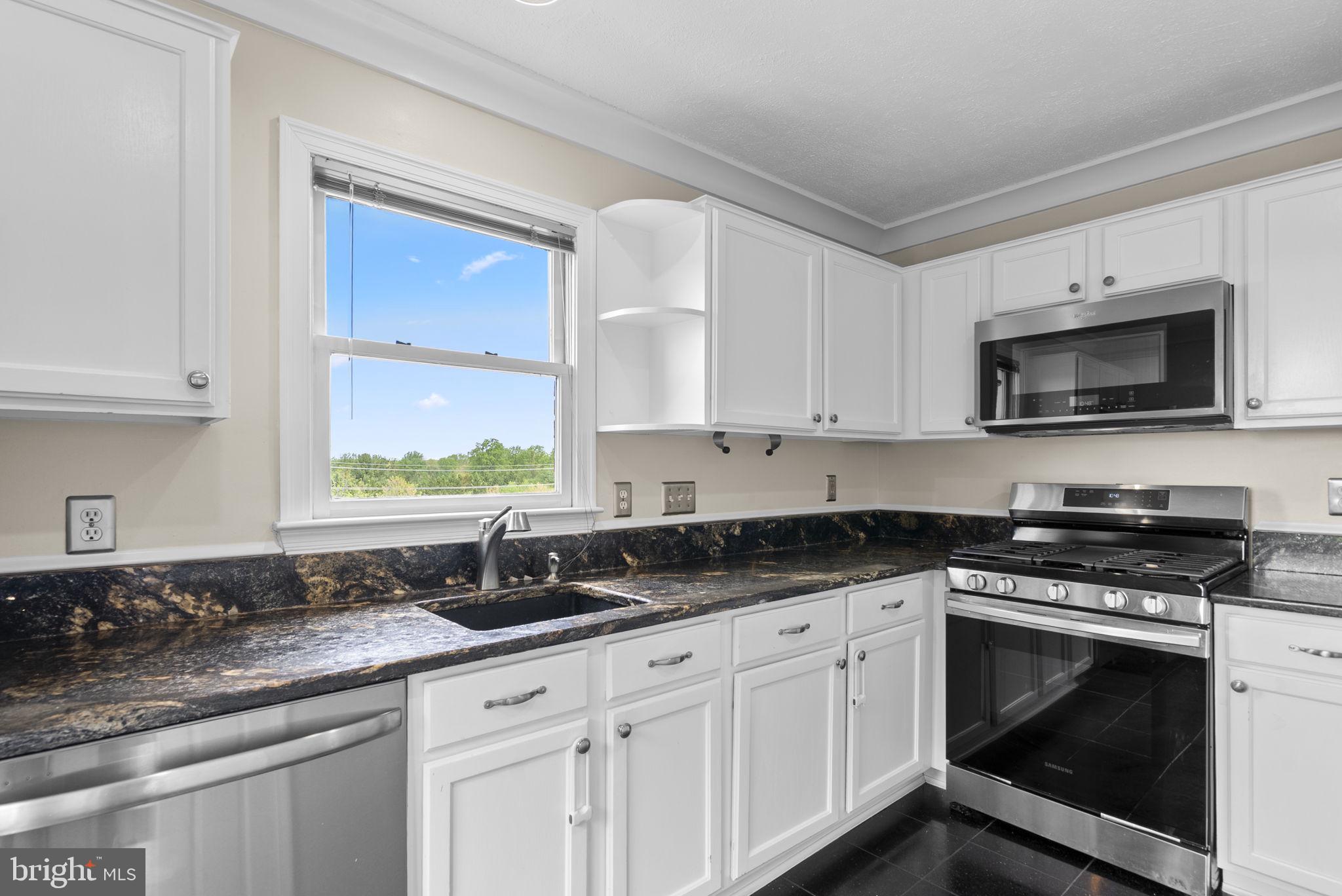 112 Ridgepoint Place Gaithersburg, MD 20878 - Photo 19 of 48 Gallery Image 19