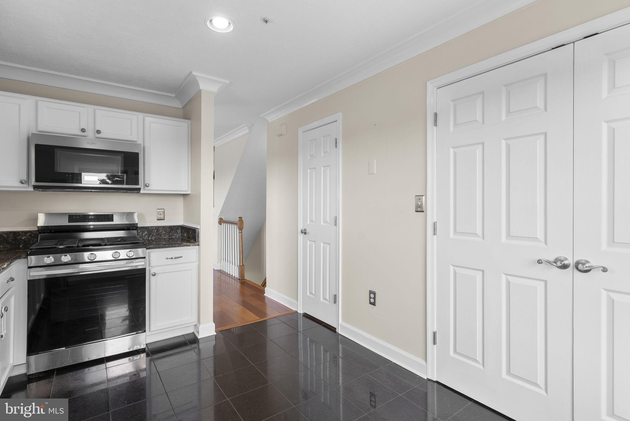 112 Ridgepoint Place Gaithersburg, MD 20878 - Photo 20 of 48 Gallery Image 20