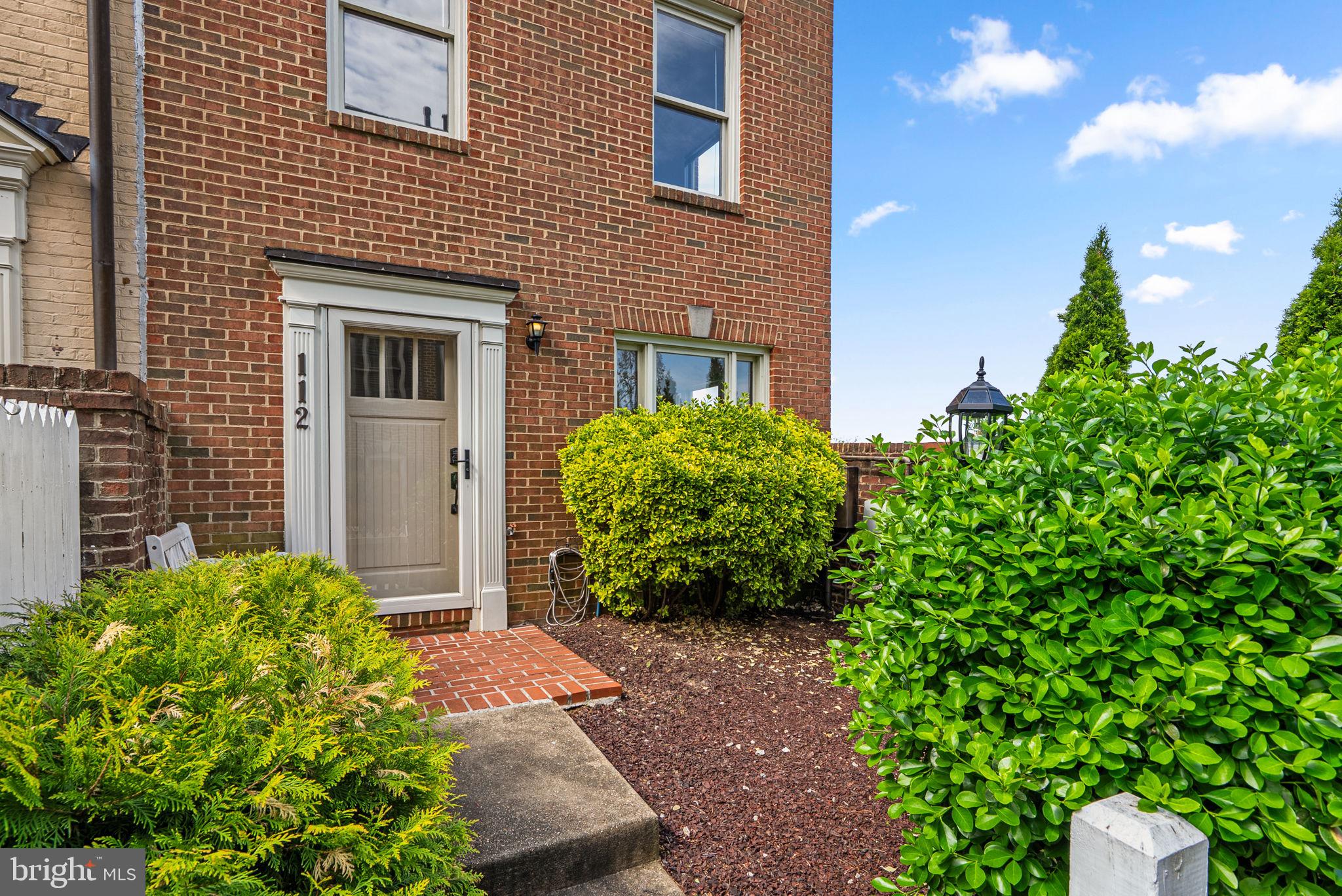 112 Ridgepoint Place Gaithersburg, MD 20878 - Photo 3 of 48 Gallery Image 3