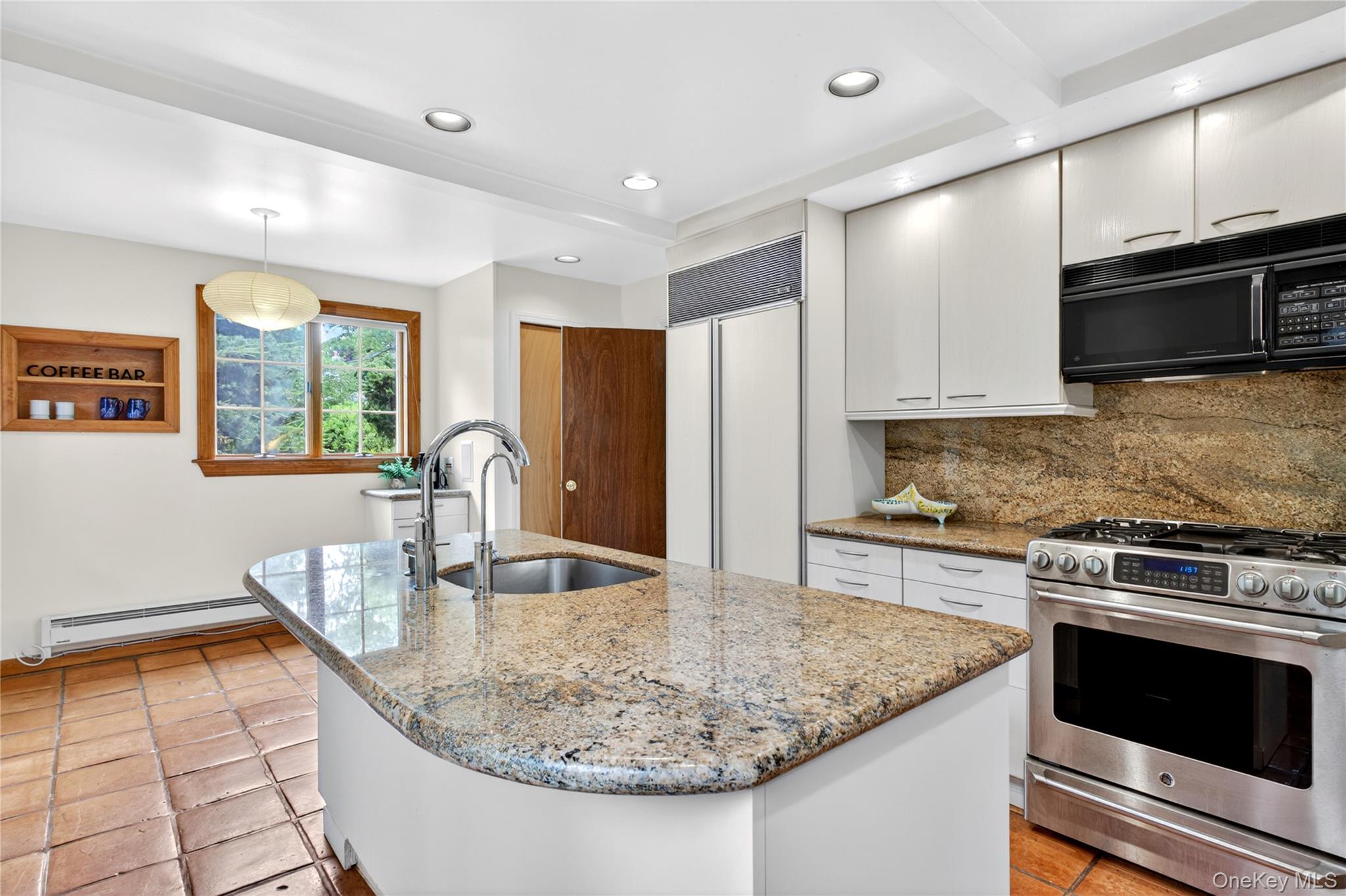 10 Crescent Road Port Washington, NY 11050 - Photo 11 of 37