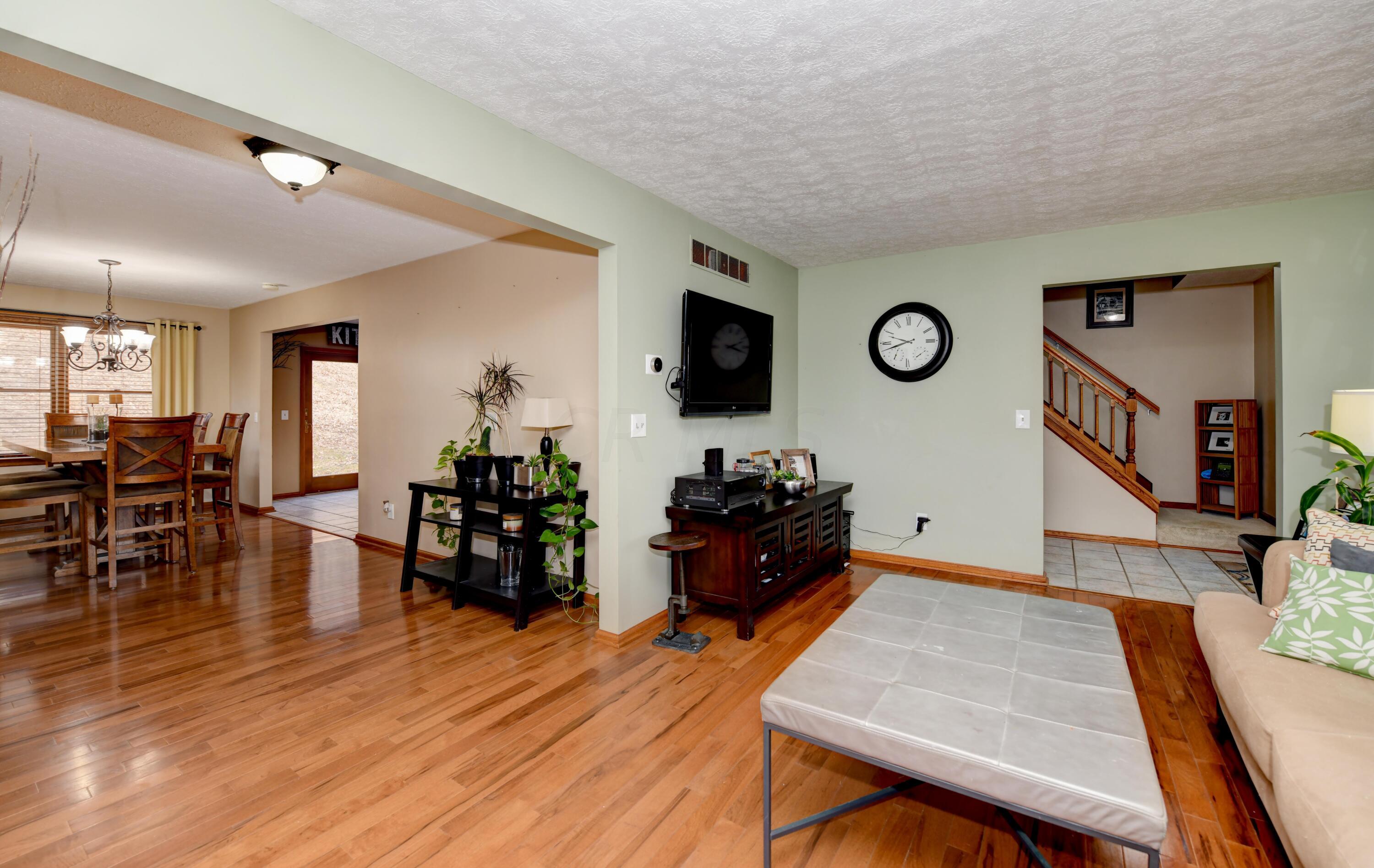 4557 Price Road Newark, OH 43055 - Photo 16 of 44 Living Room (4)