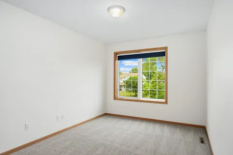 $520,000 | 676 Falcon Ridge Road, Woodbury, MN 55125