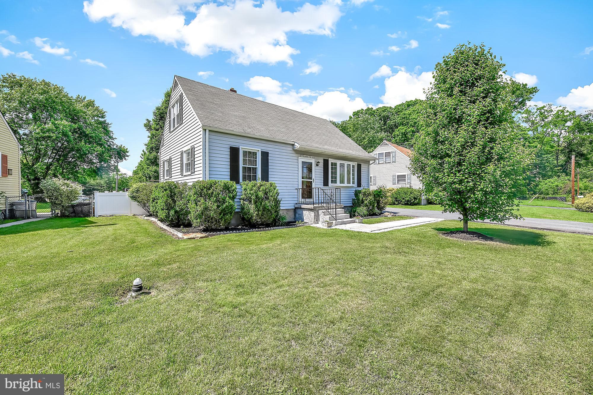 1710 Cape May Road Baltimore, MD 21221 - Photo 2 of 35 Large level lot