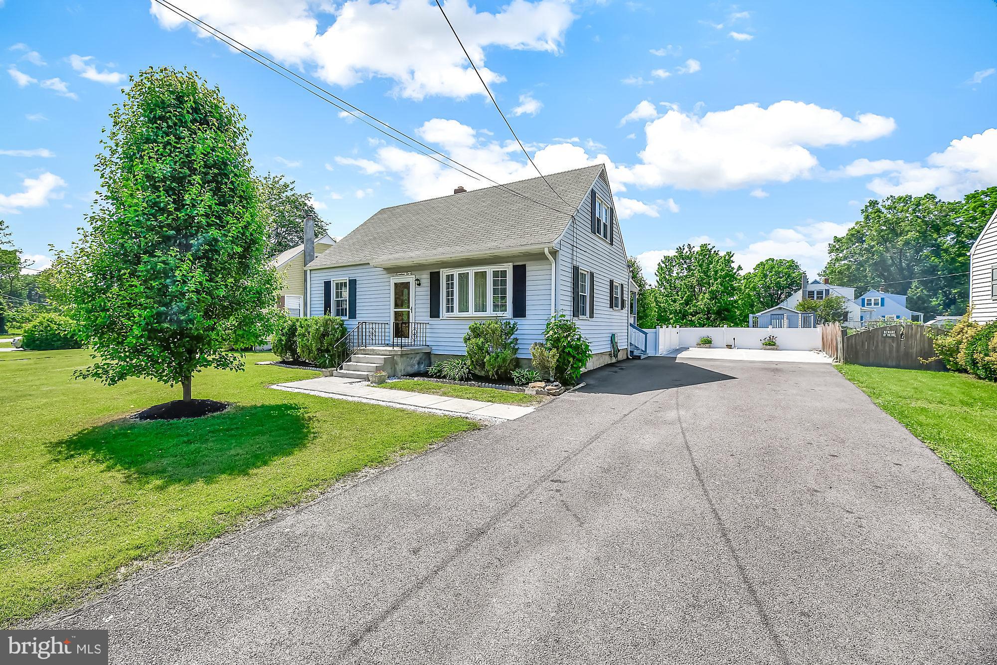 1710 Cape May Road Baltimore, MD 21221 - Photo 3 of 35 Plenty of Parking large ashphalt Driveway