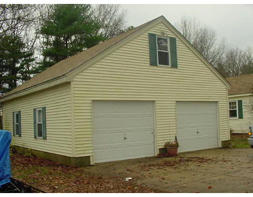 40 South Hunt Road Amesbury, MA 01913 - Photo 1 of 28