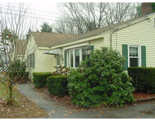 40 South Hunt Road Amesbury, MA 01913 - Photo 2 of 28