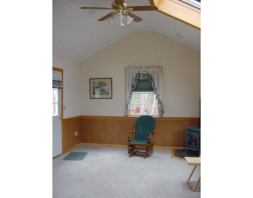 40 South Hunt Road Amesbury, MA 01913 - Photo 6 of 28