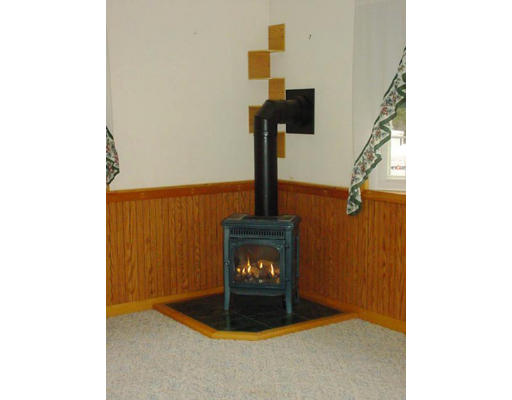 40 South Hunt Road Amesbury, MA 01913 - Photo 8 of 28