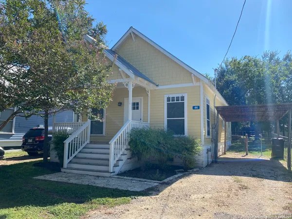 $1,650 | 44 Fredericksburg Road, Comfort, TX 78013