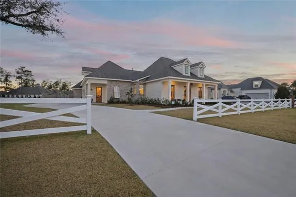 $815,000 | 467 Bedico Parkway, Madisonville, LA 70447