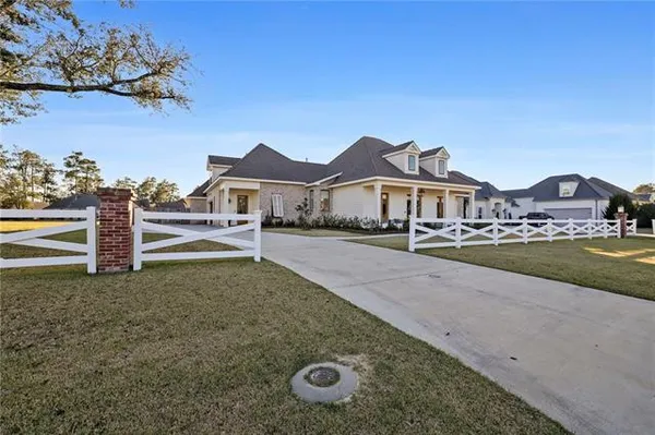 $815,000 | 467 Bedico Parkway, Madisonville, LA 70447