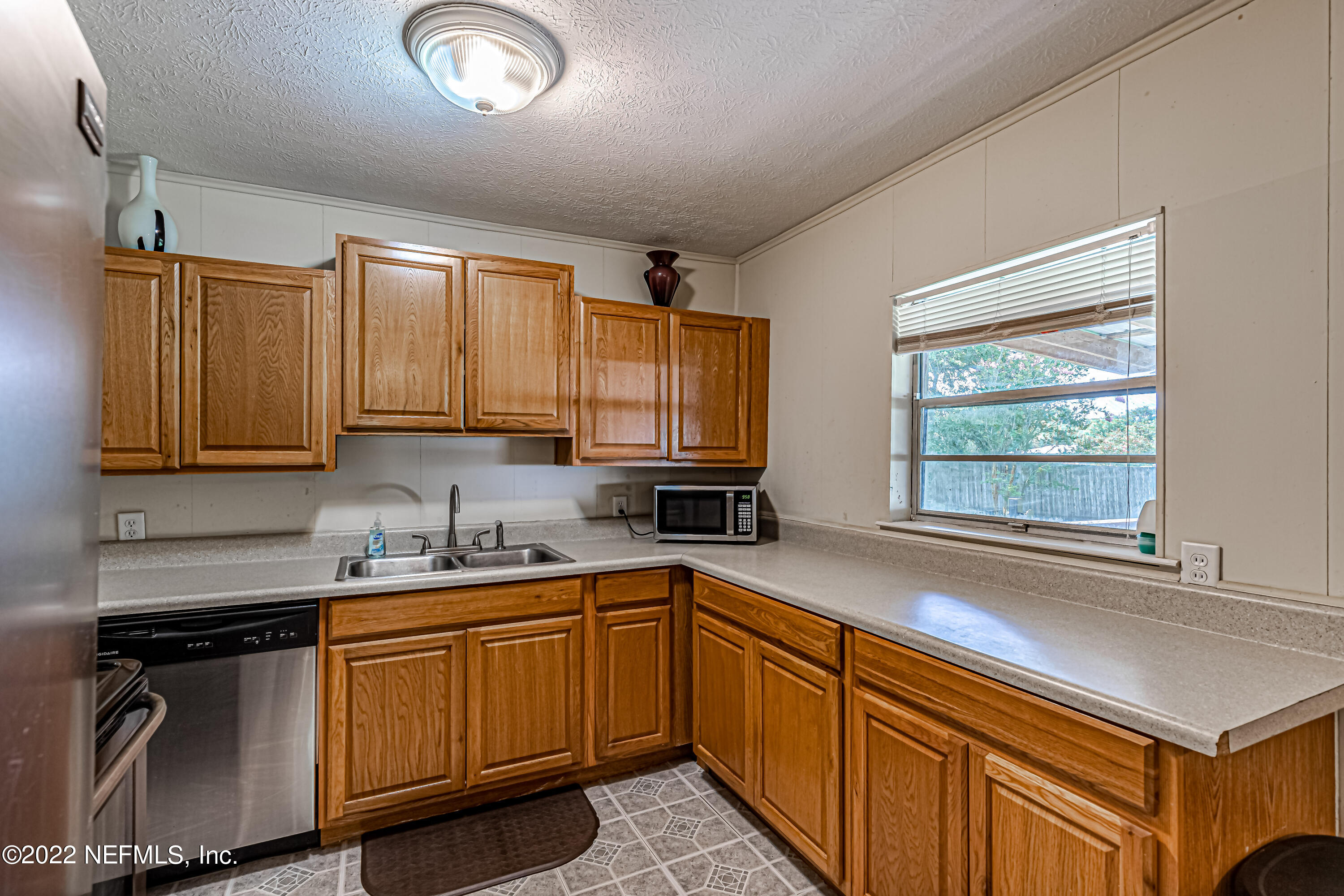 1042 Noah Road Jacksonville, FL 32218 - Photo 21 of 36 13-Kitchen