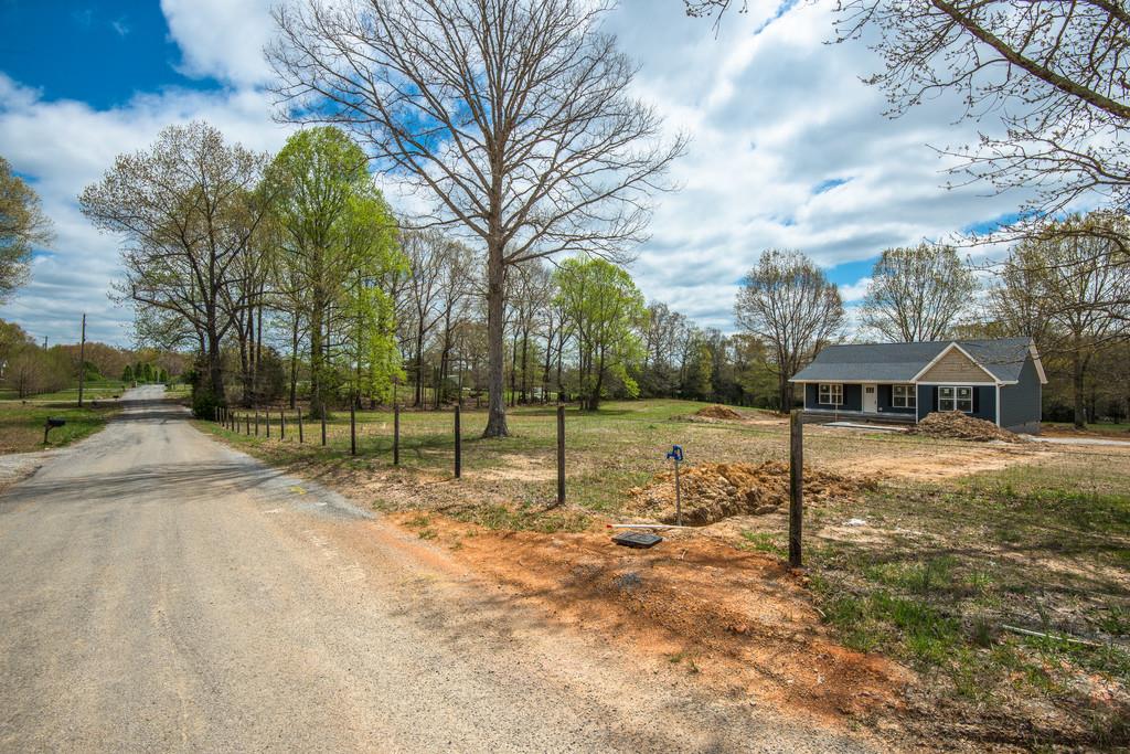 379 Howard Road White Bluff, TN 37187 - Photo 2 of 30 Gallery Image 2