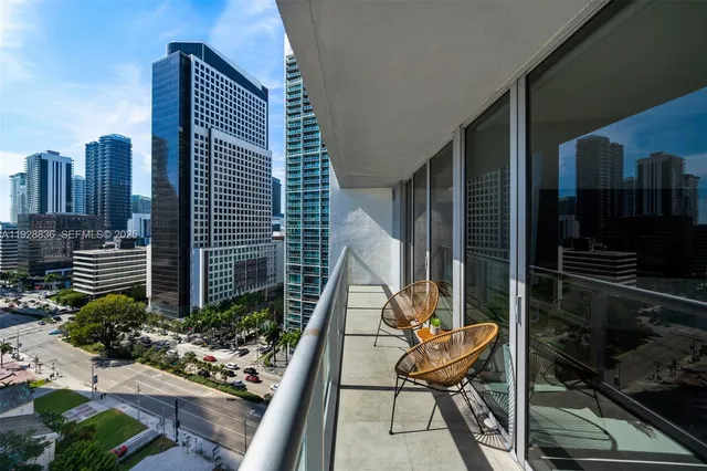$849,000 | 485 Brickell Avenue, Unit 1709, Miami, FL 33131