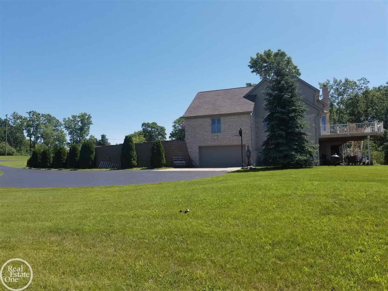 32498 Armada Ridge Road Richmond, MI 48062 - Photo 4 of 40 31326417-3.JPG