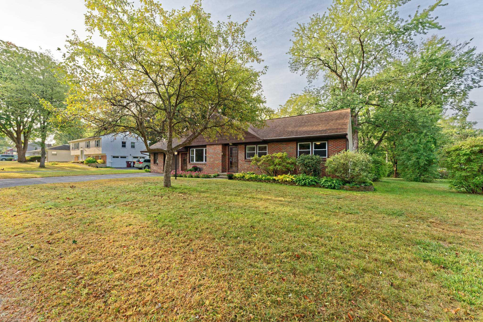 6 Malpass Road Guilderland, NY 12203 - Photo 3 of 33 Photo 3