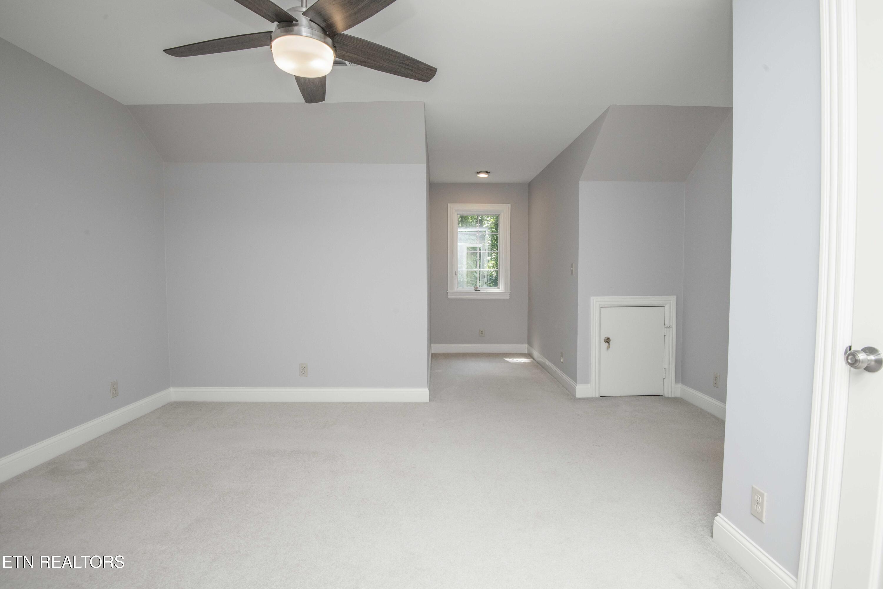 197 Whippoorwill Drive Oak Ridge, TN 37830 - Photo 27 of 40 BEDROOM 2