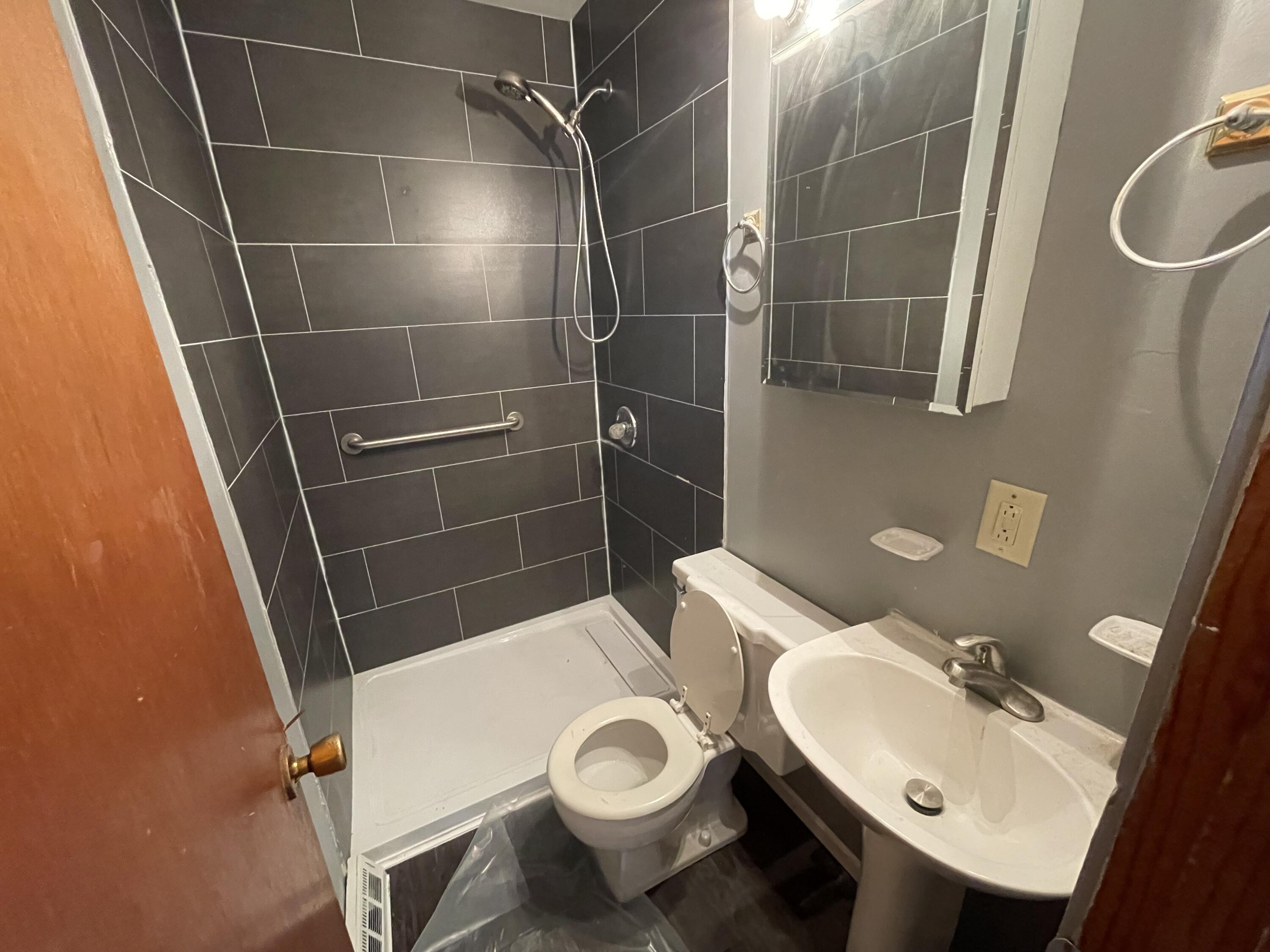 937 North Wood Street Griffith, IN 46319 - Photo 14 of 27 3000x2250