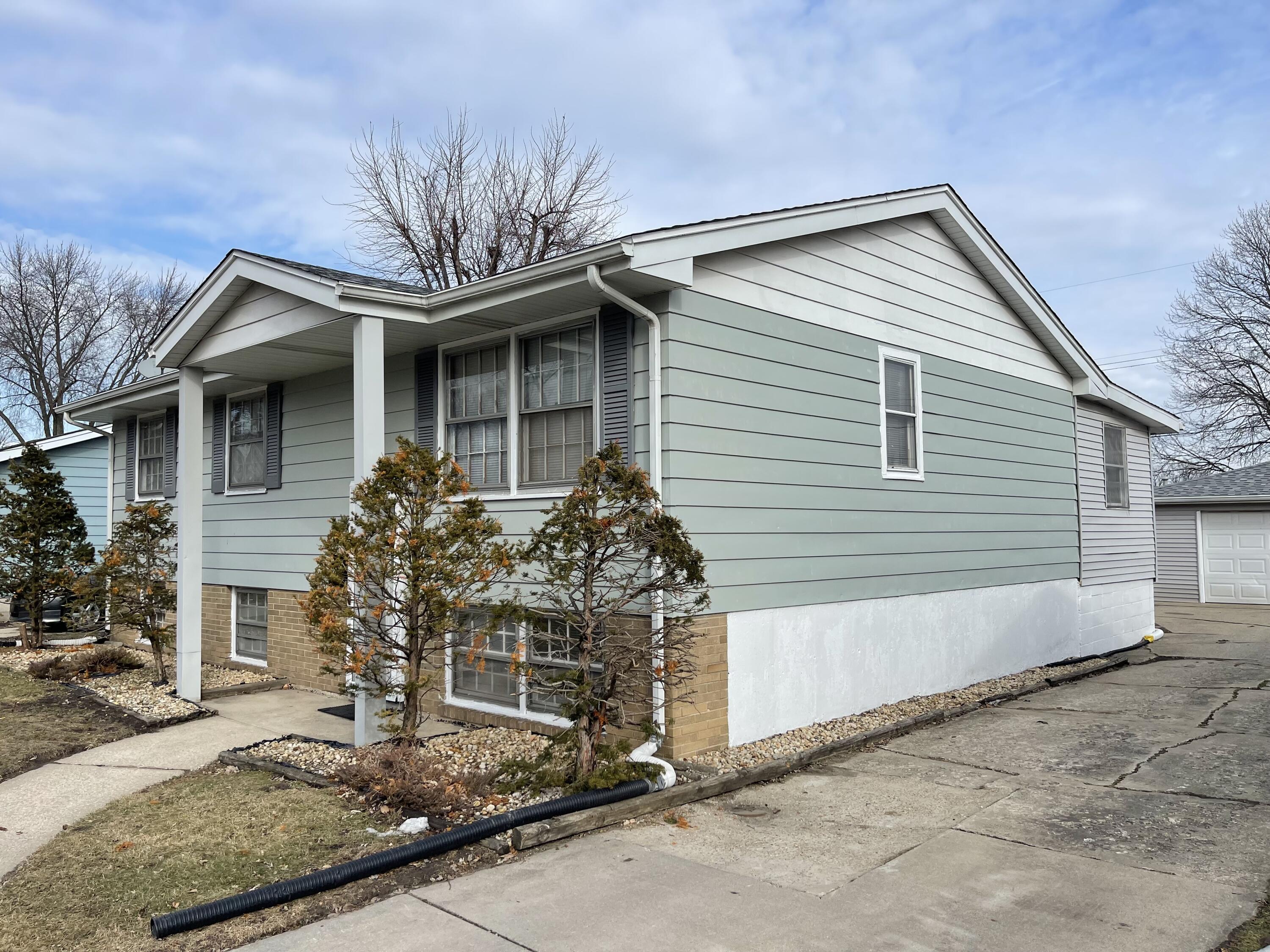 937 North Wood Street Griffith, IN 46319 - Photo 2 of 27 3000x2250