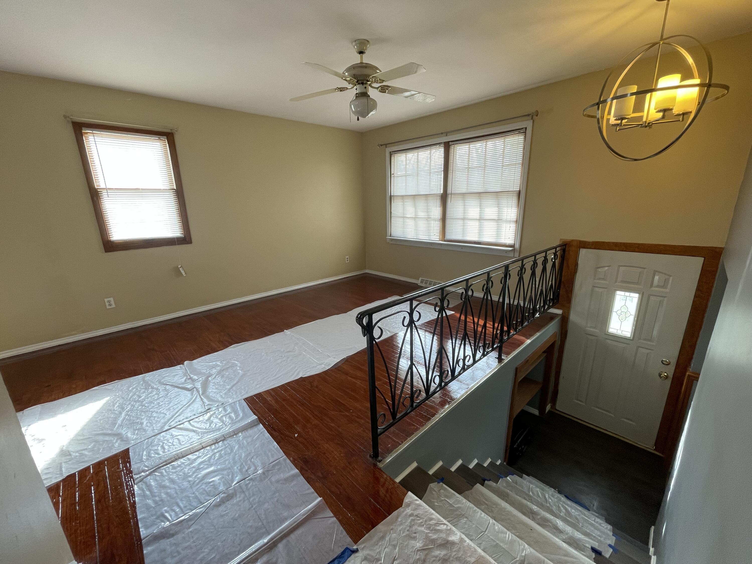 937 North Wood Street Griffith, IN 46319 - Photo 4 of 27 3000x2250