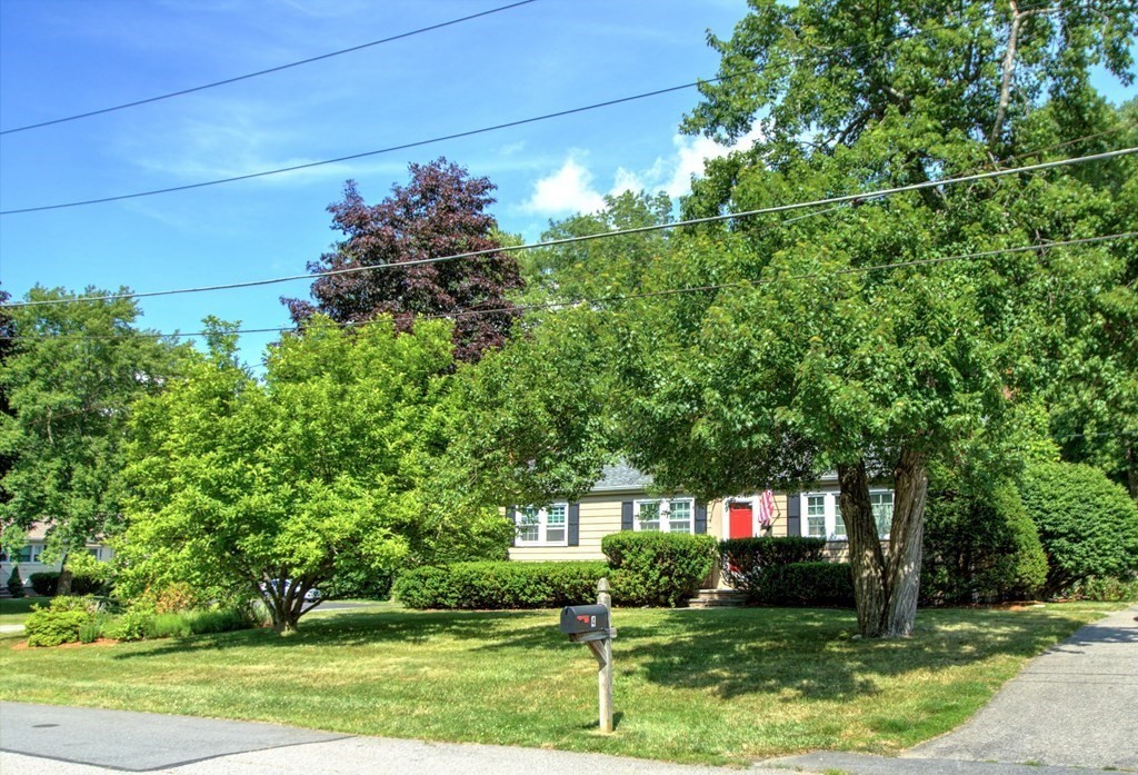 4 Garland Road Chelmsford, MA 01824 - Photo 1 of 40
