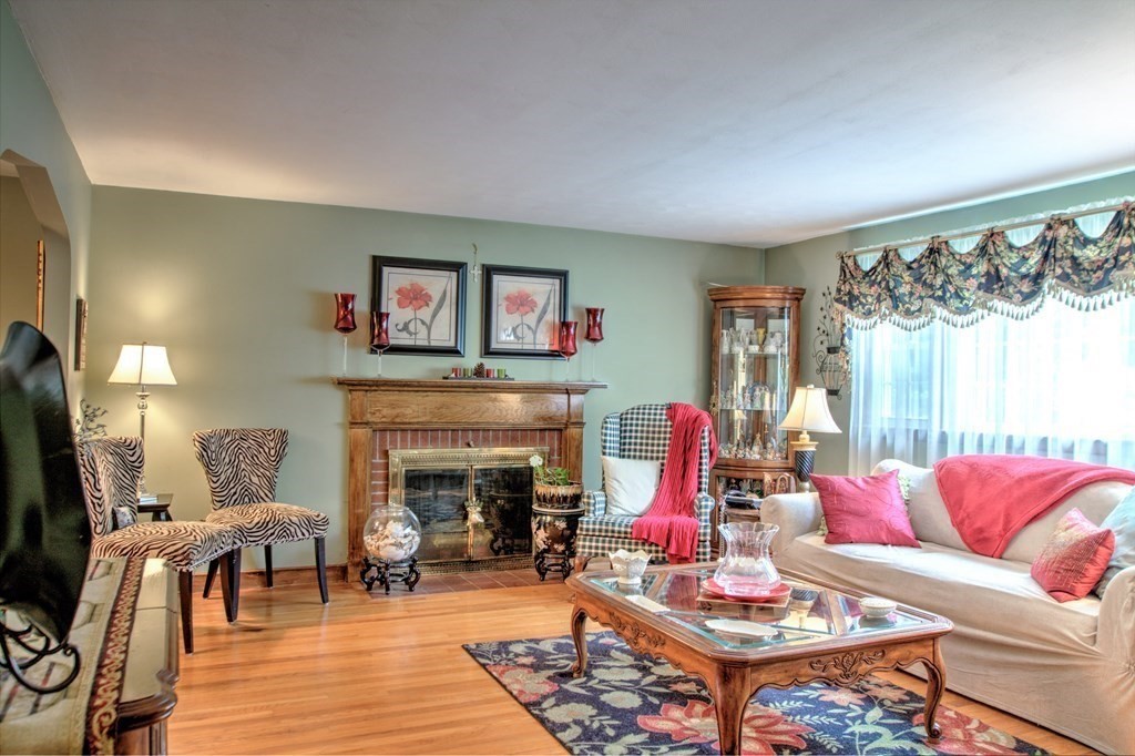 4 Garland Road Chelmsford, MA 01824 - Photo 12 of 40