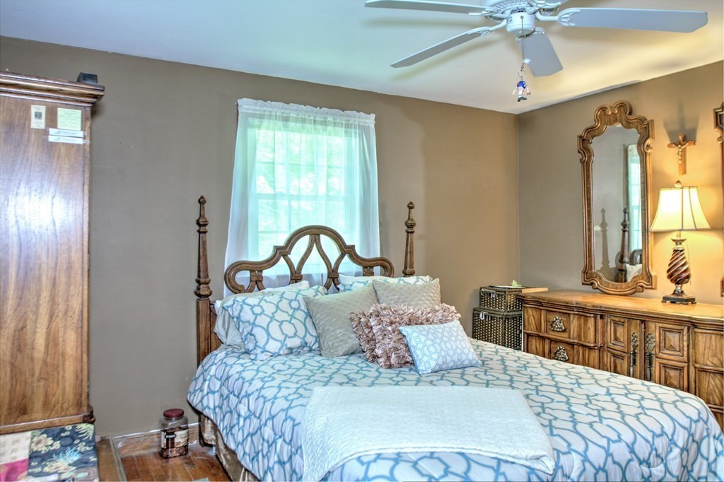 4 Garland Road Chelmsford, MA 01824 - Photo 25 of 40