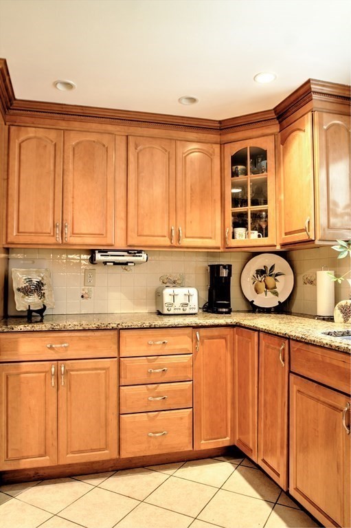 4 Garland Road Chelmsford, MA 01824 - Photo 4 of 40