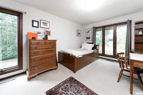 $1,285,000 | 254 County Road 2500 East, Hudson, IL 61748