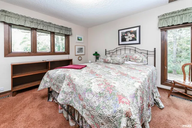 $1,285,000 | 254 County Road 2500 East, Hudson, IL 61748