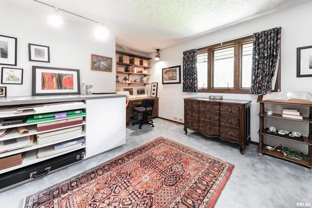 $1,285,000 | 254 County Road 2500 East, Hudson, IL 61748