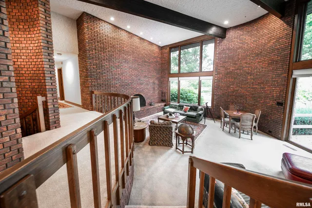 $1,285,000 | 254 County Road 2500 East, Hudson, IL 61748